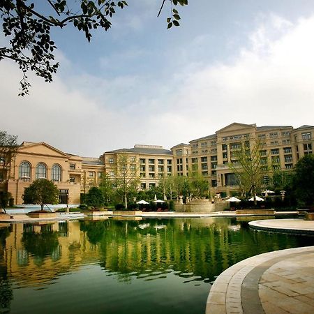 Landison Green Town Hotel Xinchang Екстериор снимка