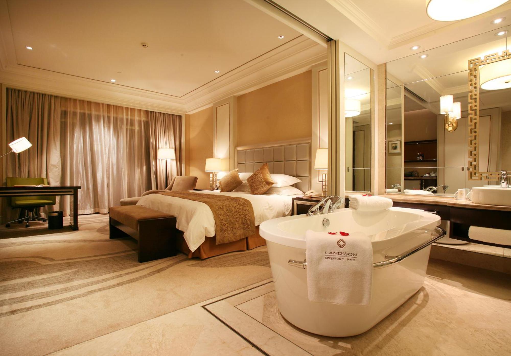Landison Green Town Hotel Xinchang Екстериор снимка