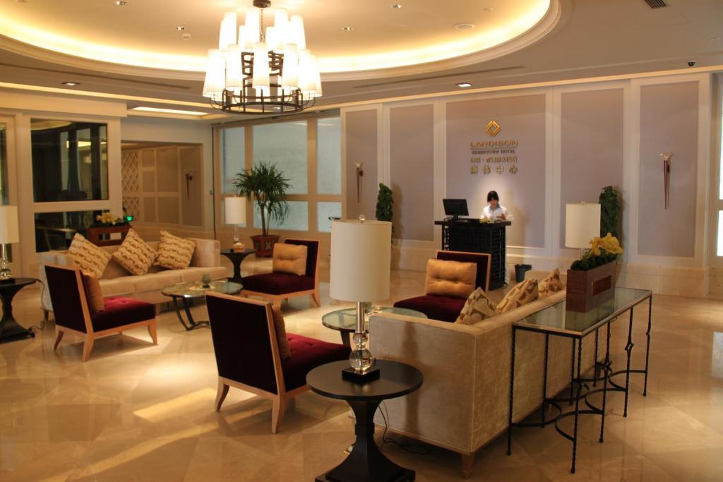 Landison Green Town Hotel Xinchang Екстериор снимка