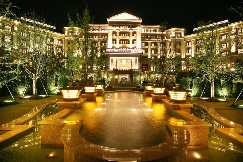 Landison Green Town Hotel Xinchang Екстериор снимка